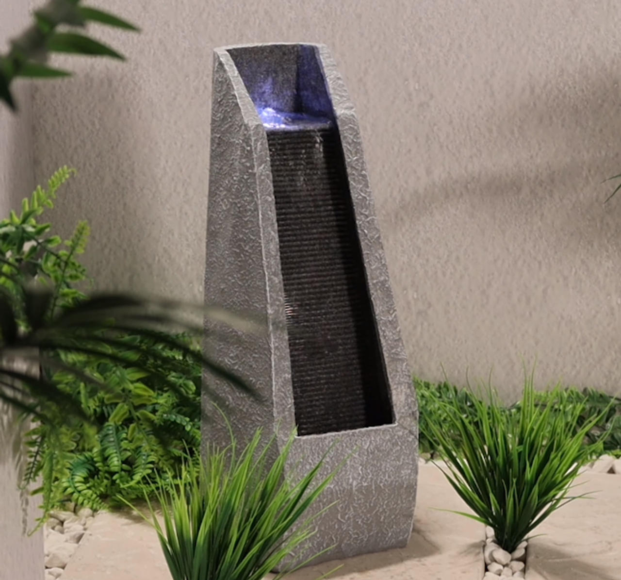 Bermuda Locarno water feature
